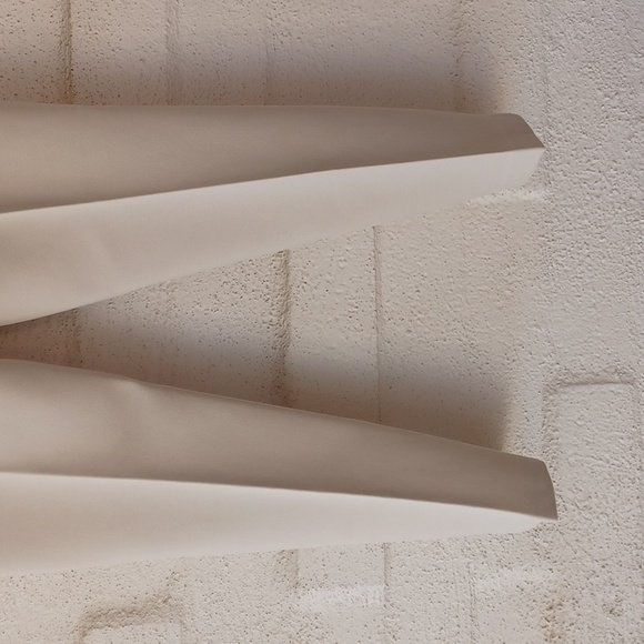 Chico's Cream Color Ankle Length Legging, Stretch, Like New - Picture 11 of 14